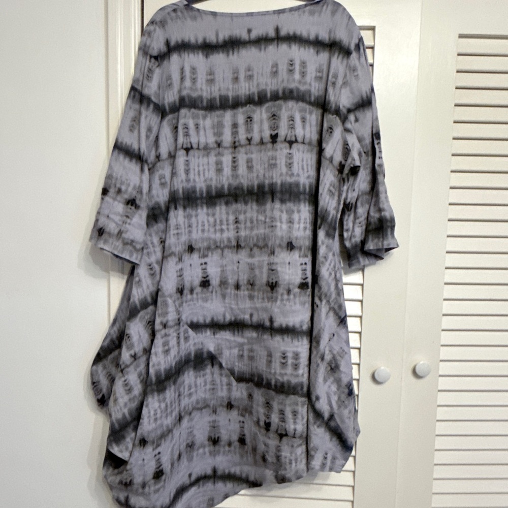 Bryn Walker Gray Artistic Pattern Top - image 1